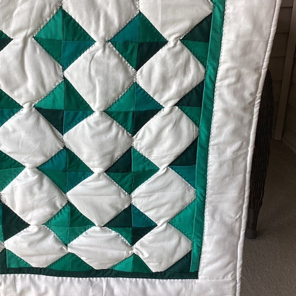 NWT Hand Crafted Colors of Green Quilt - Picture 7 of 12